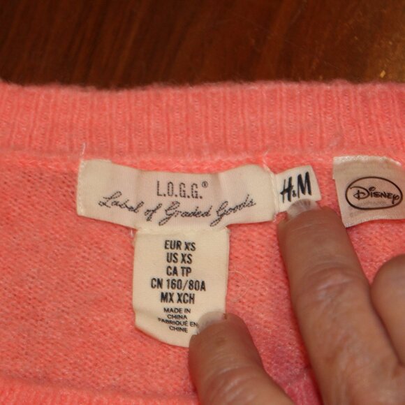 H&M L.O.G.G. Disney Mickey SUPER SOFT SWEATER Pink Coral size XS - Picture 6 of 6